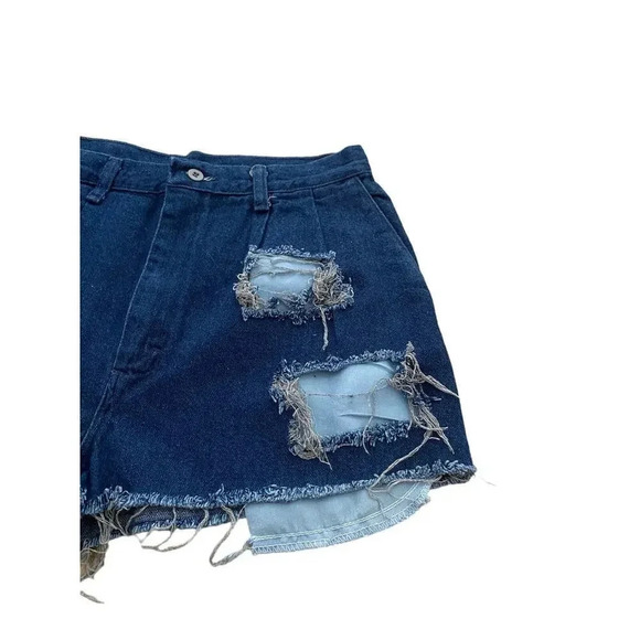 Wrangler Riata Women's Blue Light Wash Pull-On Ripped Denim Jeans Short - Picture 3 of 3